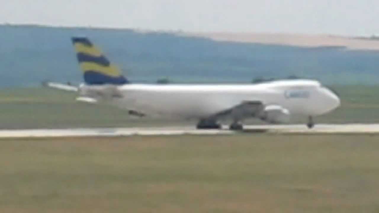 Boeing 747 Cargo (Chisinau Airport/runway 26)