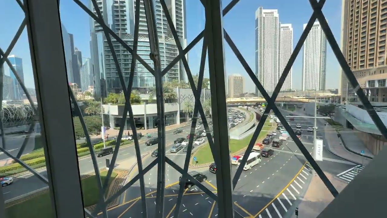 Dubai mall metro