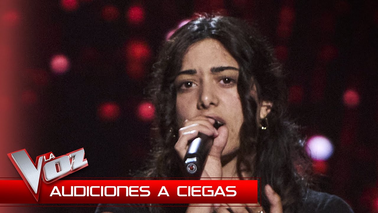 Diva Oliveira canta 