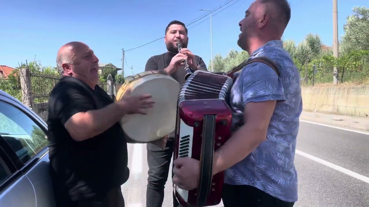 VALLE  MALANAKE LIVE - ARDIT MUCA (Klarinet) KLAJDI  MUCA(firzamonik)KUJTIM AHMETI (darje)