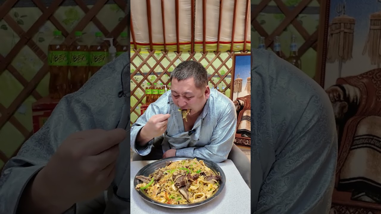 Өндөгтэй хавиргатай цуйван гоё л биз