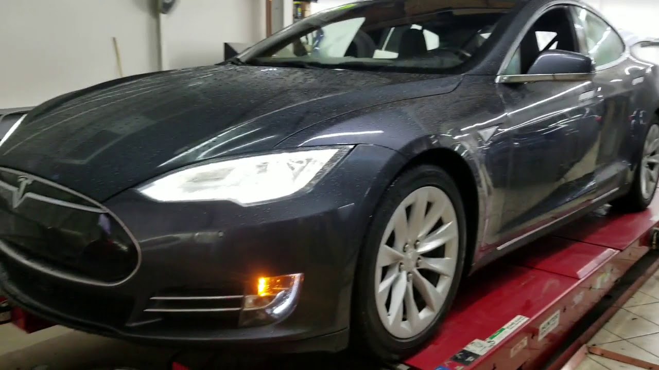 Performing my first Tesla Model-S 70D four wheel alighnment