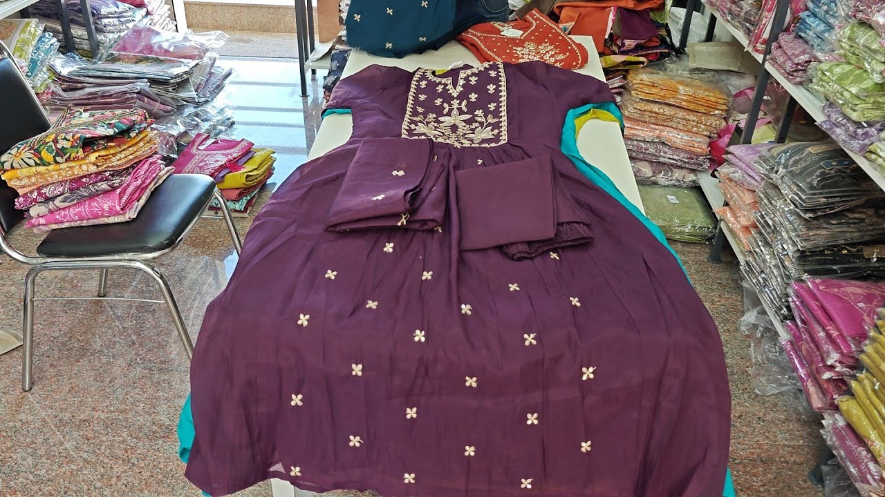 180Rs/-Chickpet Bangalore Wholesale Showroom Kurtis/Courier&Video Call AVL/Daily&Partywear Kurtis