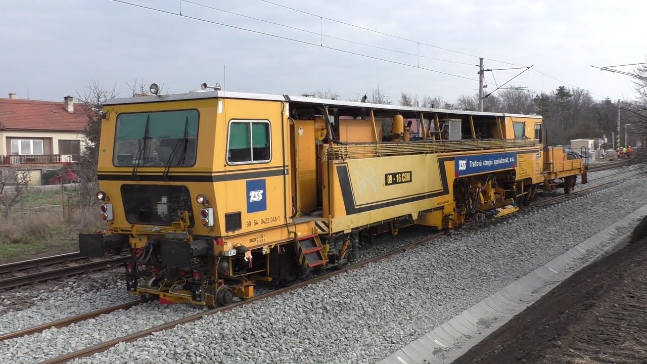 Podbíječka Plasser & Theurer na rekonstrukci tratě
