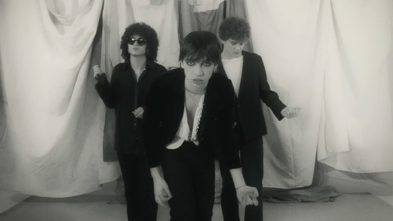 Les Votives - You Make Me Feel (Official Video)