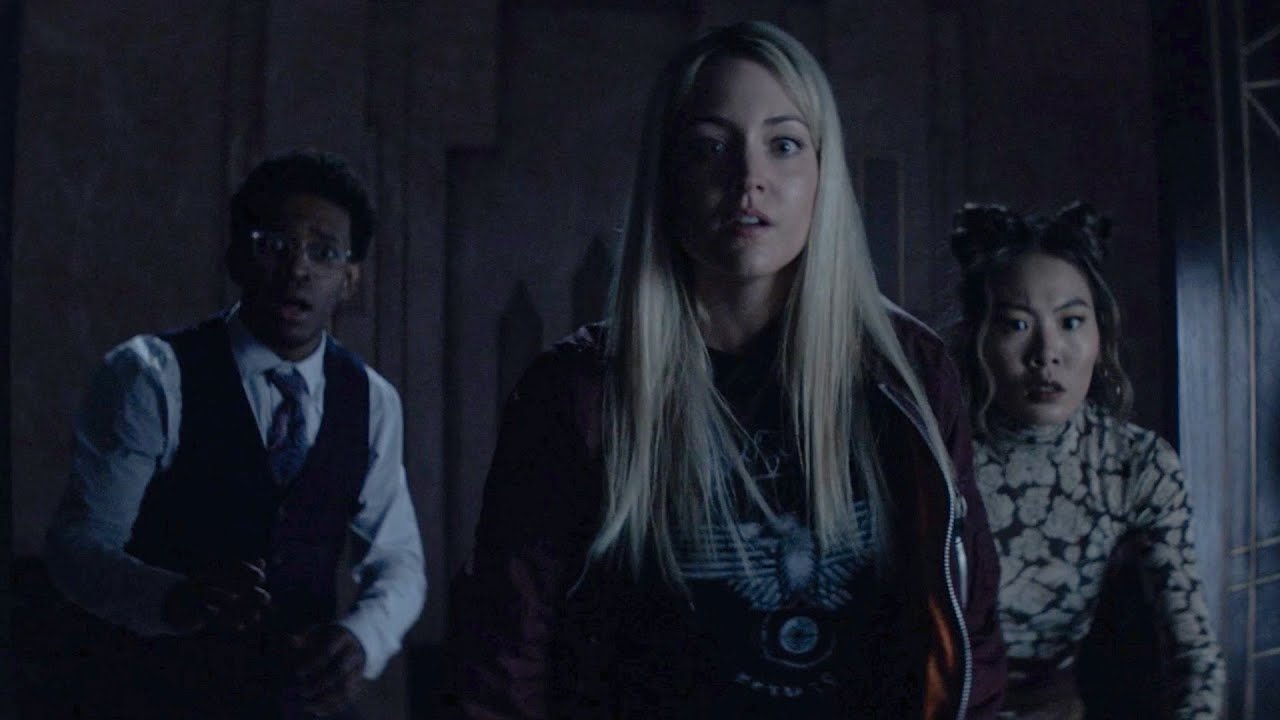 Julia Pennyworth Saves Luke And Mary - Batwoman 2x08