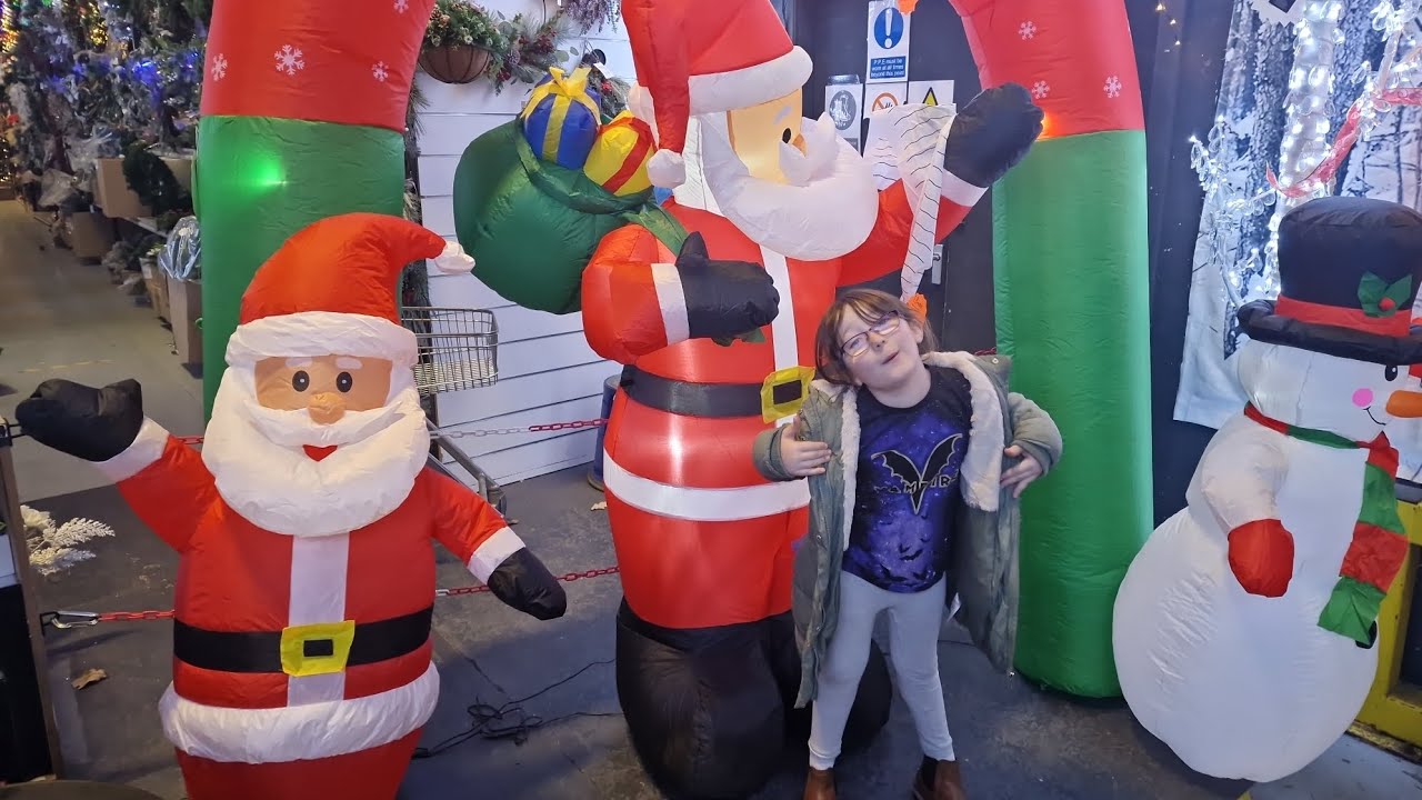 filming fail !!!! premier christmas shop in wrexham @PremierDecorations#fail