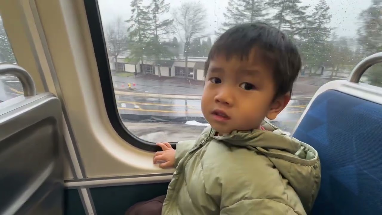 Sunday morning train ride 🚂 South Bellevue ➡️Redmond technology #trainride #washingtonstate 