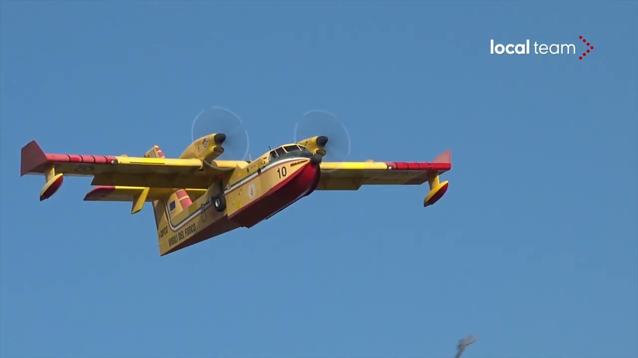 Incendio a Nicolosi: al lavoro canadair e squadre di terra