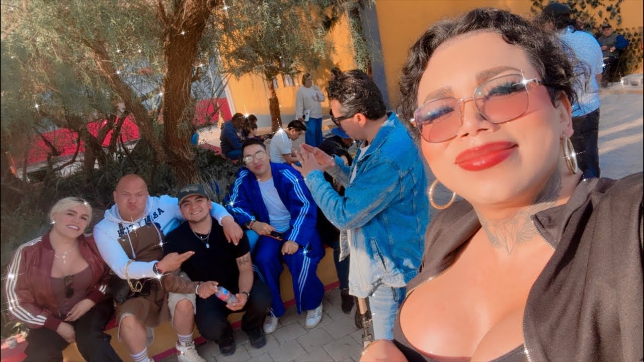 SOYWENDYGUEVARA detrás del príncipe del barrio ￼