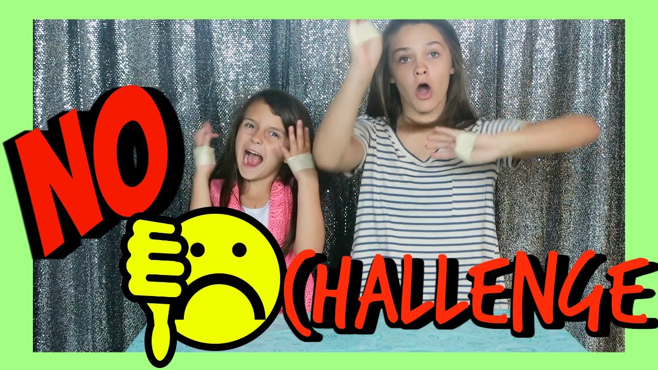 👍NO THUMBS CHALLENGE!👍 | 🏆FUN CHALLENGE🏆 | Emma & Ellie