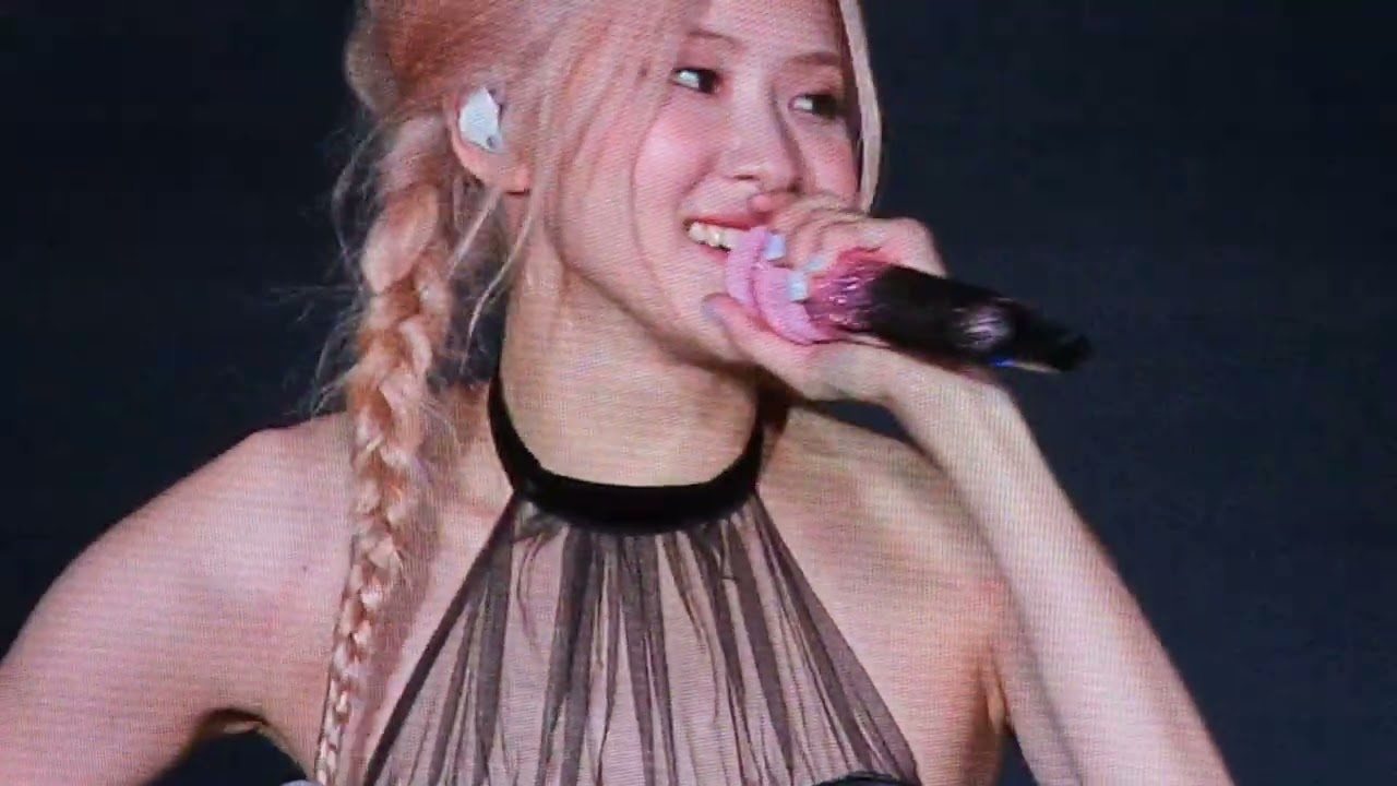 Blackpink- BOOMBAYAH - Lovesick Girls Day 1 Bornpink encore METLIFE NJ