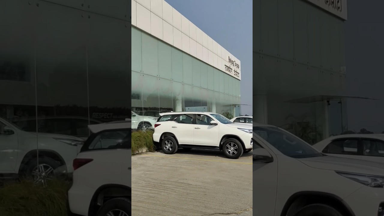 Toyota Innova 😱🔥😱 showroom #india #car #subscribe #shorts #shortvideo #toyota #innova