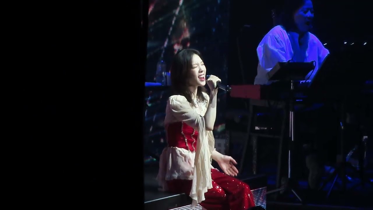 230708 태연 품 직캠