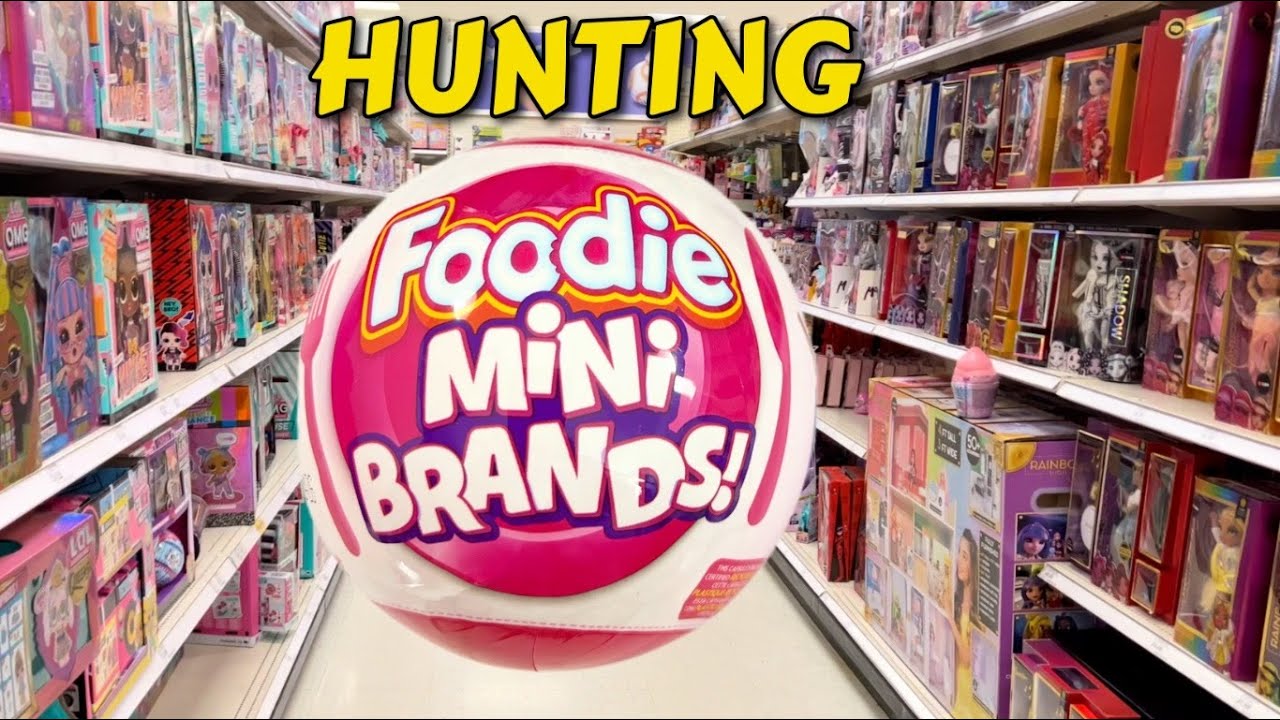 HUNTING FOR FOODIE MINI BRANDS - VLOG