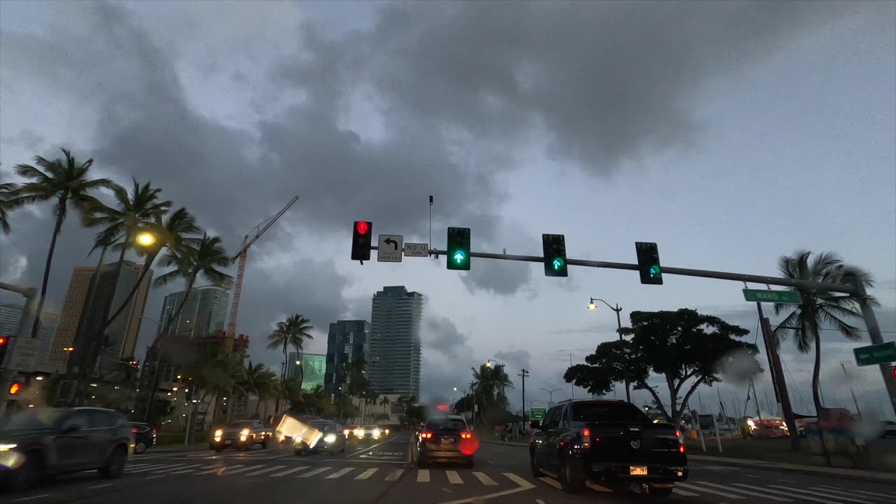 Honolulu, Hawaii - Evening Showers DRIVE TOUR