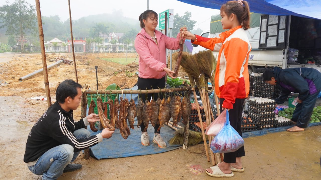 Bring Smoked Fish, Smoked Pork, Broom go to market to sell & Buy a puppy | Free Bushcraft, Ep123