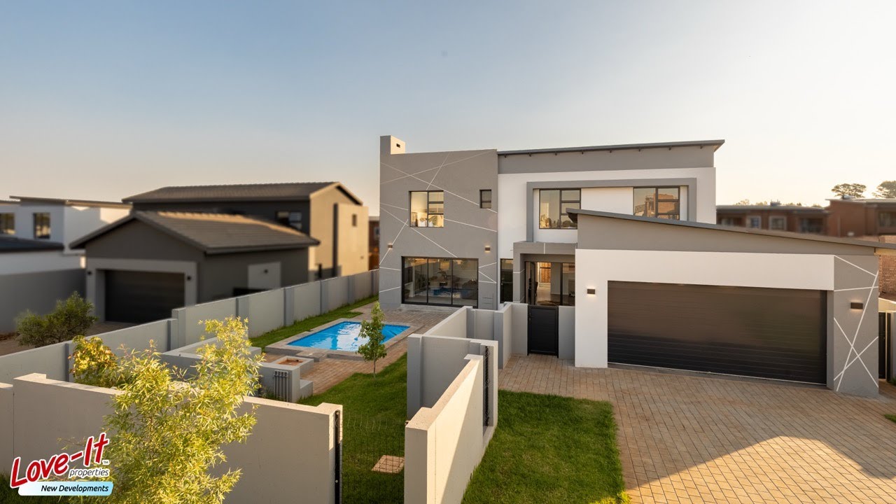 Modern Family Home with Pool, BOMA & Staff Quarters