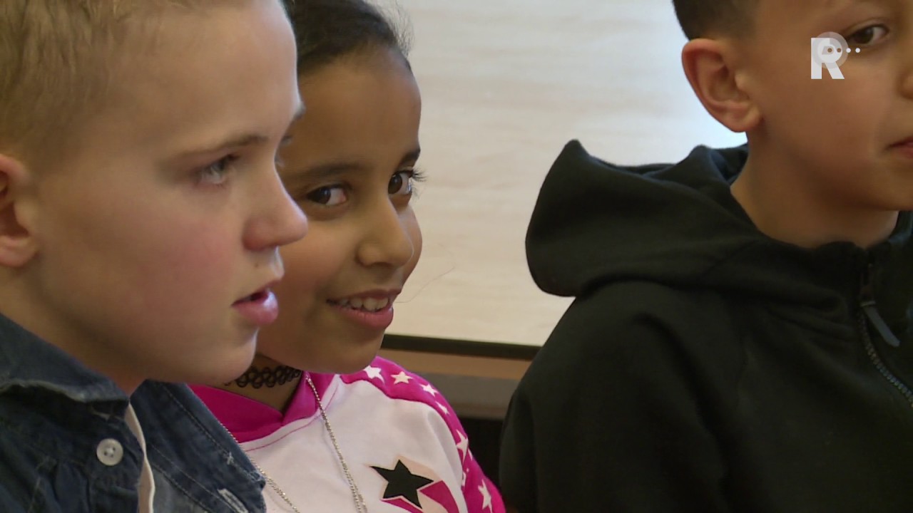 Scholieren leren dove buurkids kennen