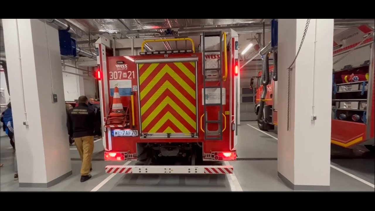 [Od środka] Wyjazd alarmowy 307W21 z JRG 7 Warszawa do pożaru