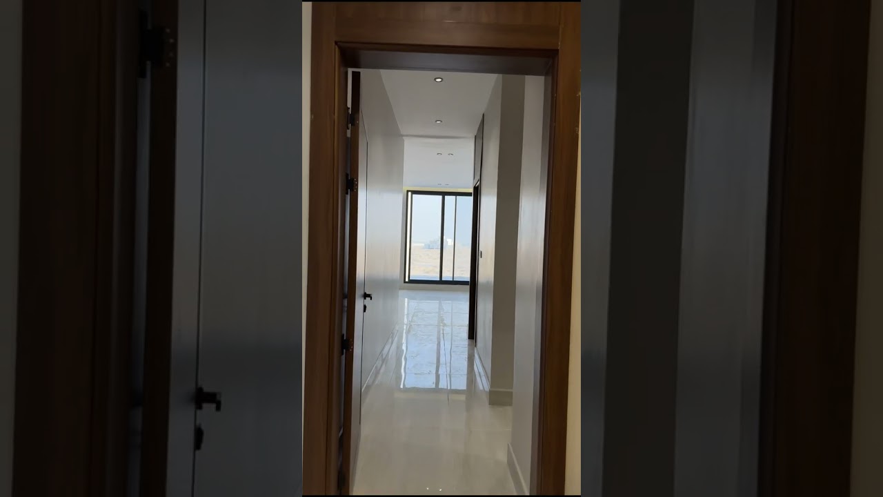 دبلكس شبه منفصل حي الرابيه مساحة 262 متر التواصل/ 0503904447