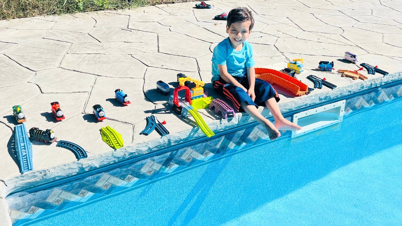 Thomas And Friends, Thomas the train and friends, Toy Train Track