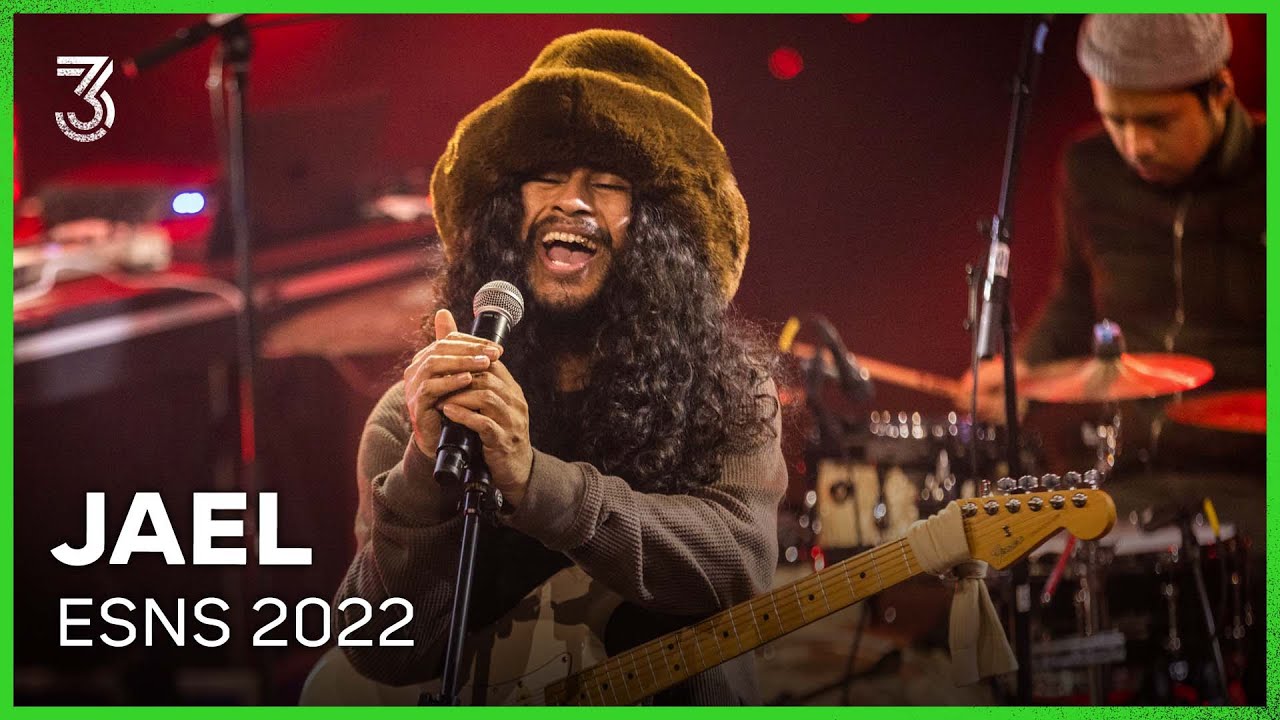 JAEL met o.a. 'Red Dots' en 'Unworthy' op ESNS 2022 | NPO 3FM