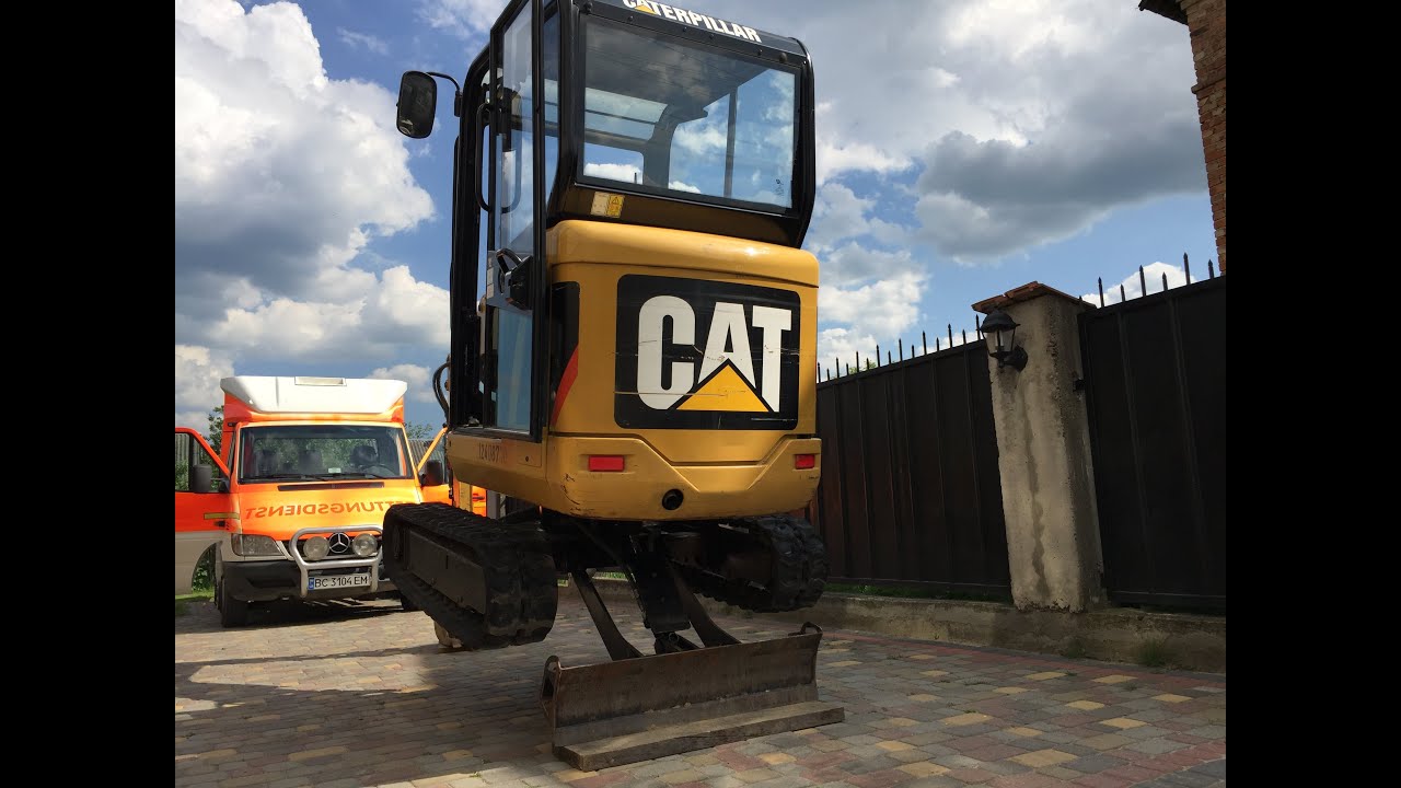 MINIKOPARKA CATEPRLLAR 301.8C  2012