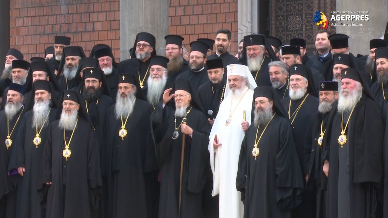 Aproximativ 30.000 de persoane şi 2000 de invitaţi la sfinţirea Catedralei Mântuirii Neamului