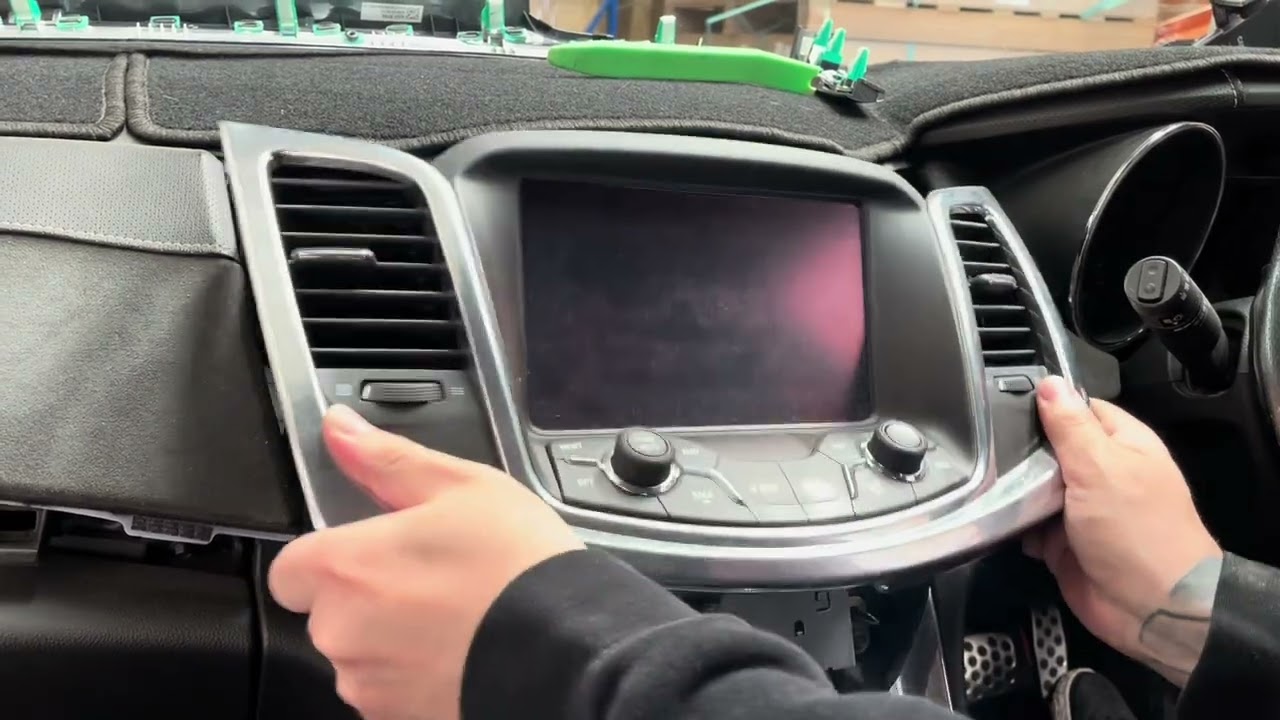 Installation of Holden commodore VF, how to remove the headunit.