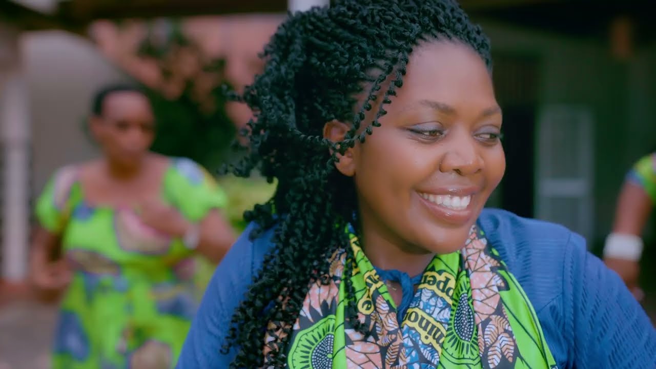 SAVELLA_umukenyezi w'ubwenge (official video)