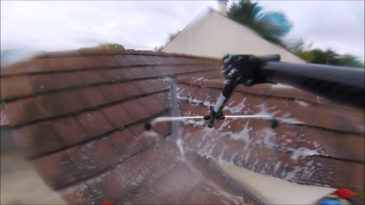 C-DRONE Nettoyage de toiture avec drone anti-mousse