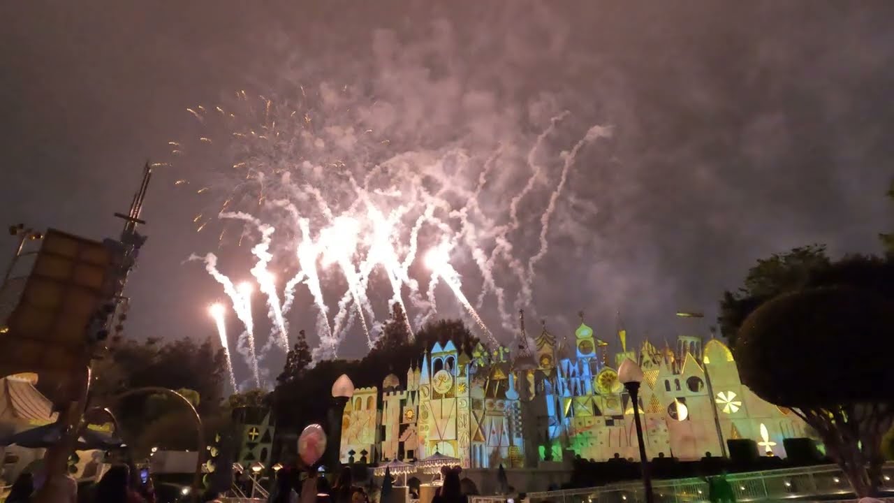 Disneyland's New Fireworks - Together Forever: A Pixar Nighttime Spectacular! Preview