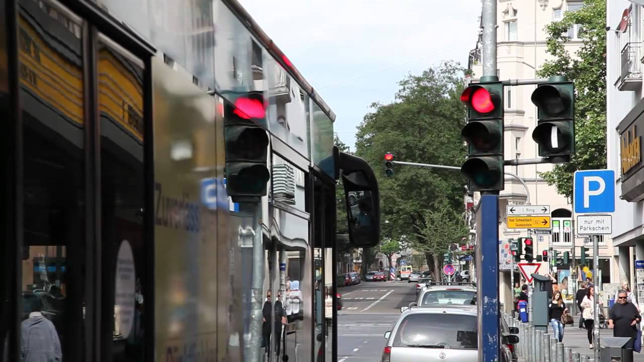 Die Bus-Ampeln in Wiesbaden präsentiert von ESWE Verkehr