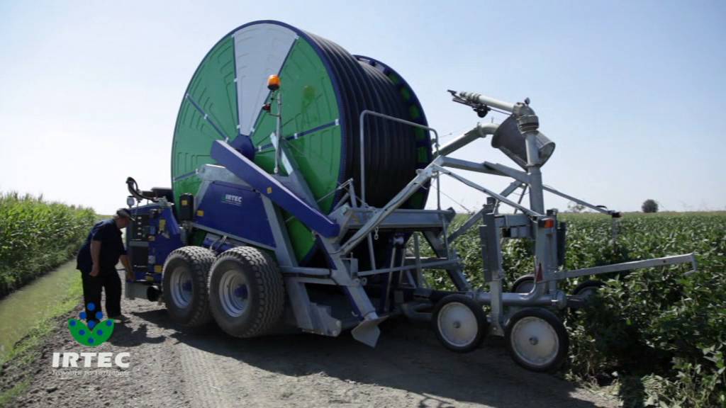 Traino con doppia catena con motopompa incorporata - Double chain traction with built-in motor pump