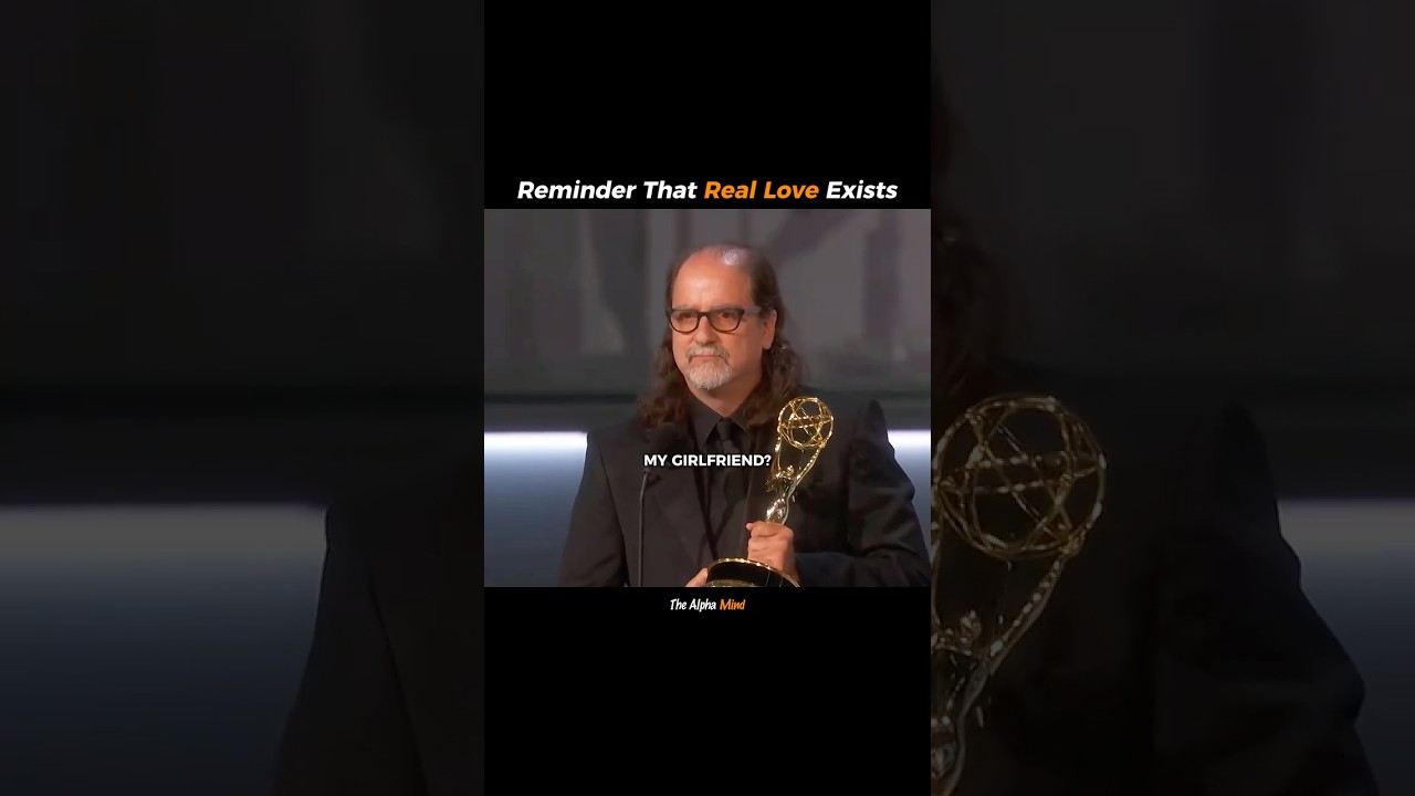 He Proposed to His Girlfriend During the Emmys #proposal #love #marriage