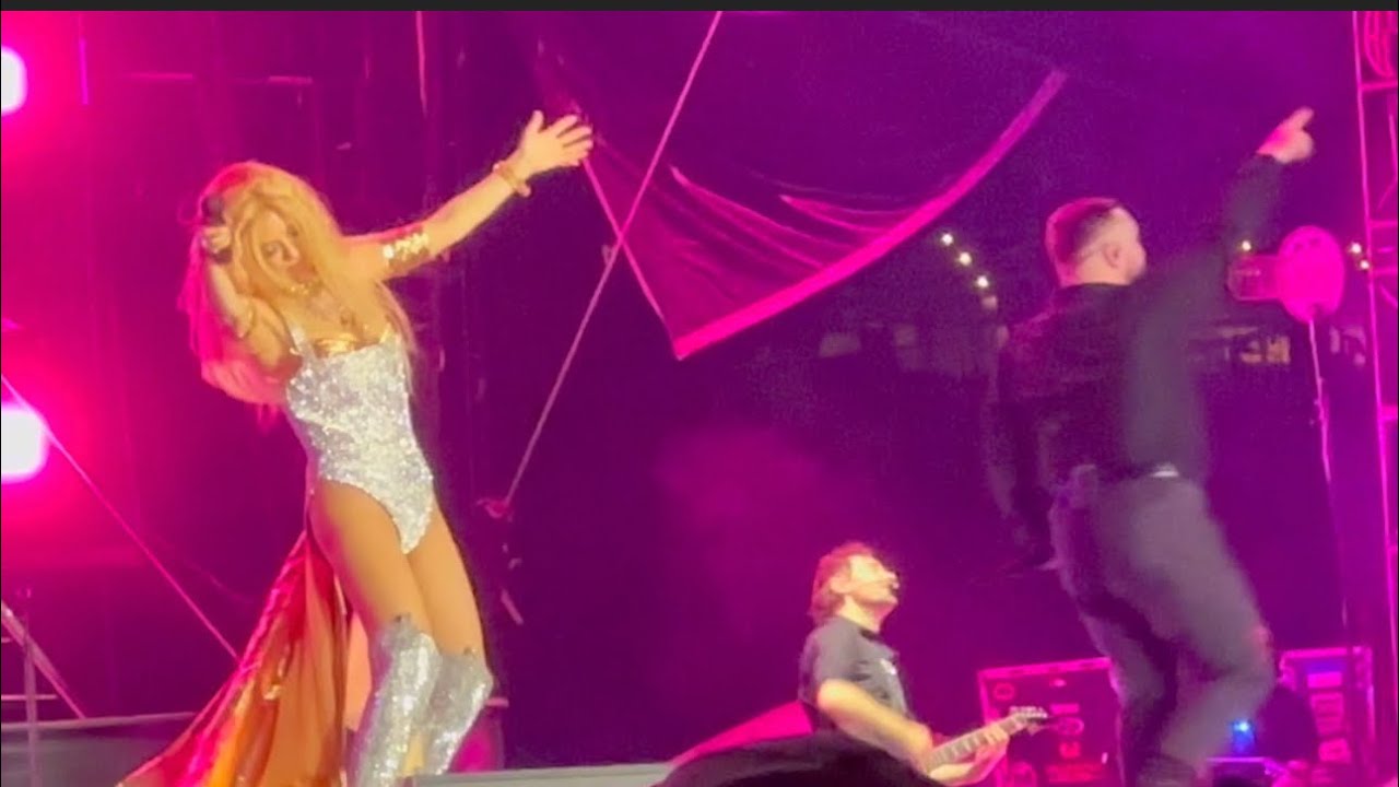 Shania Twain iconic “Party for Two” Queen of Me tour, Nashville, TN June 7, 2023 