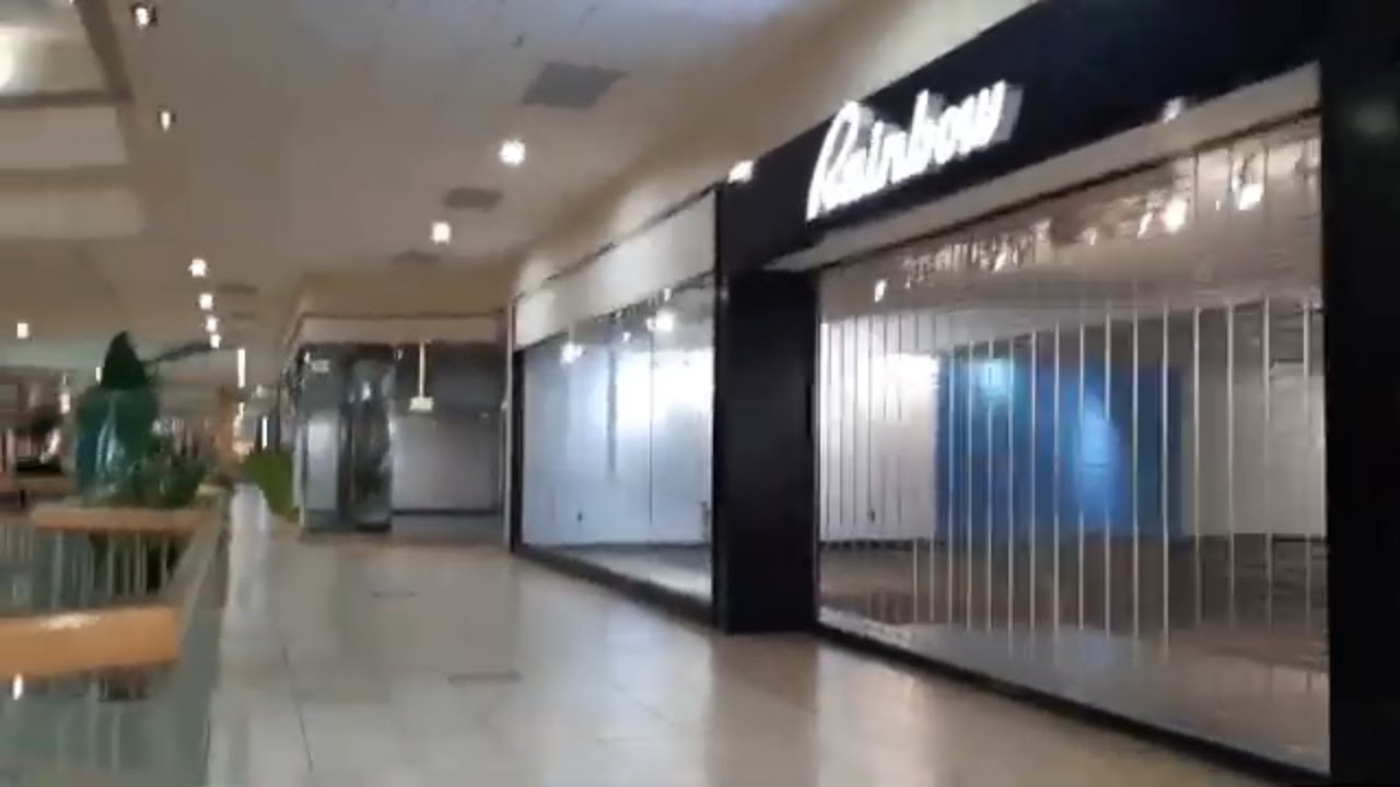 Saturday Night at The Hamilton Mall, March 15th 2025 Mays Landing NJ