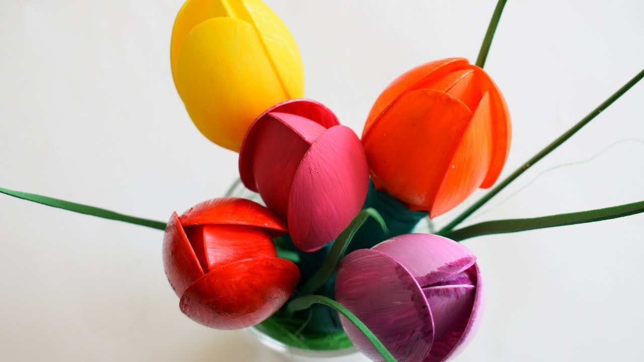 How to make flowers out of plastic spoons. Easy DIY recycled spoon craft