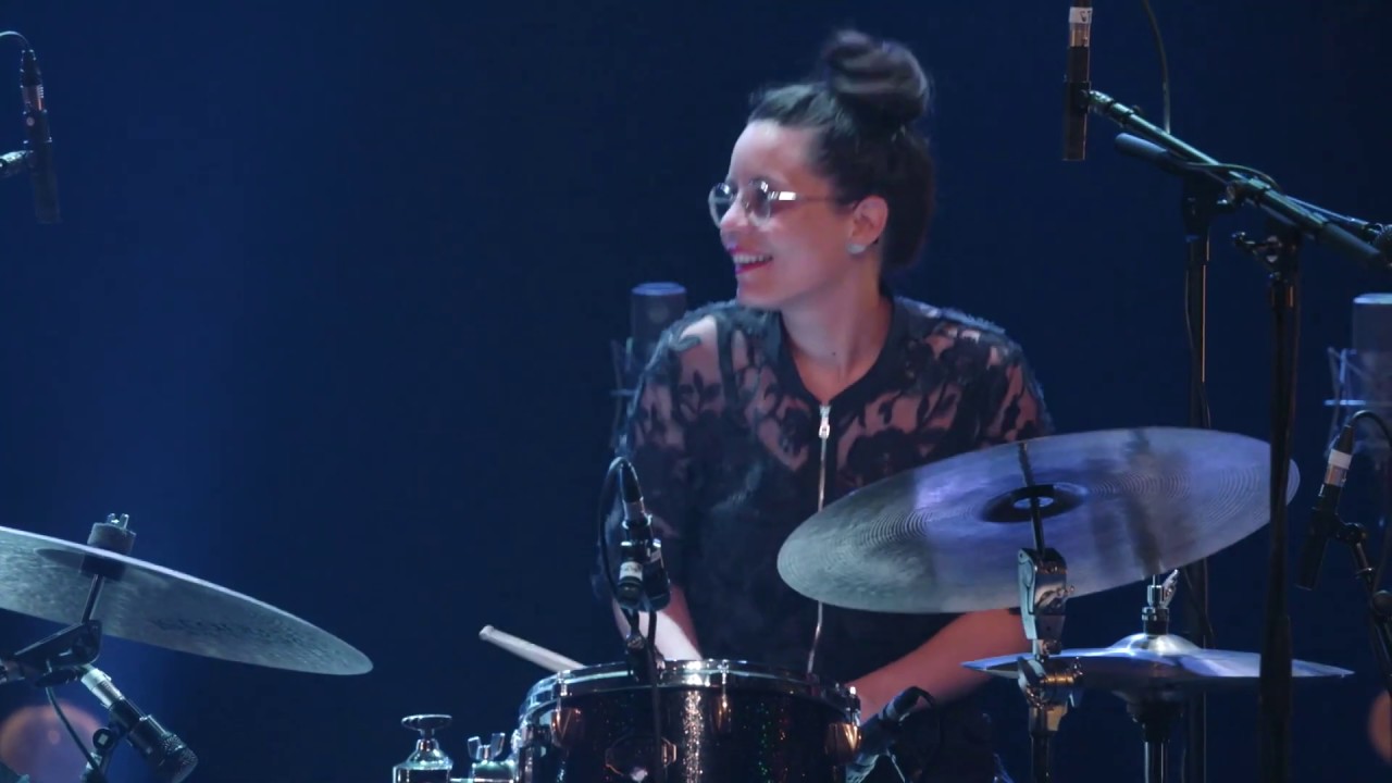Anne Paceo - Alegria ( feat Daniel Santiago, Frederico Heliodoro & Leo Montana ) / 