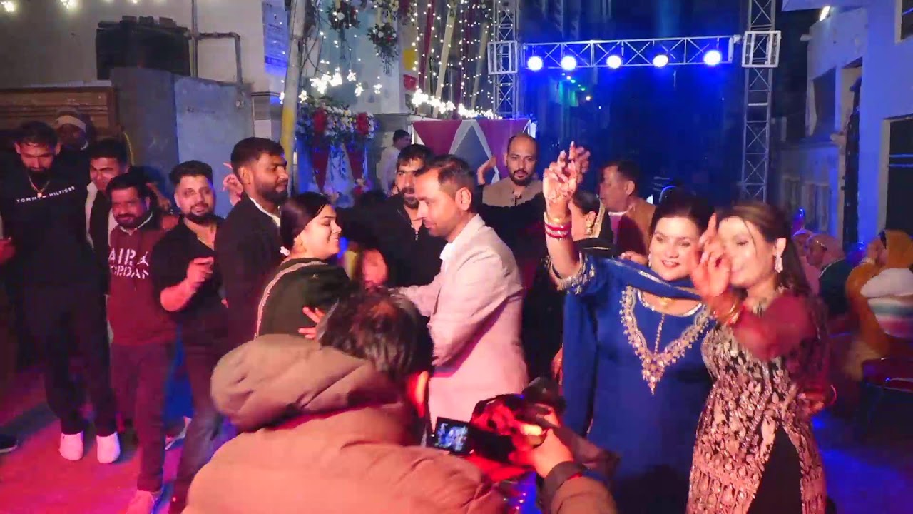 Gurmeet weds Khushi. Live by mehla studio kunjpura.. 9068151943