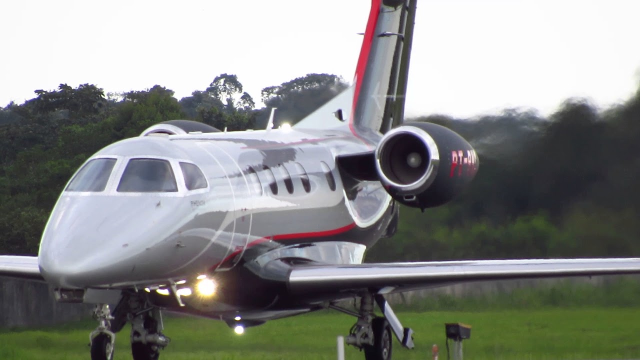 Decolagem em Joinville - Phenom 300 - (PT-PVC) 23/05/2018