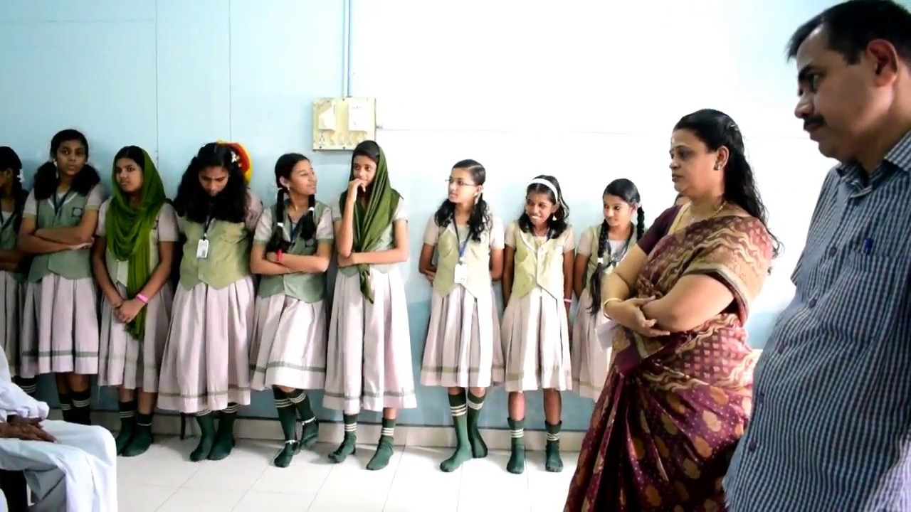 Visit to Old Age Home Koduvayur by students of Vasavi Vidyalaya-Palakkad - CBSE Trivandrum Region