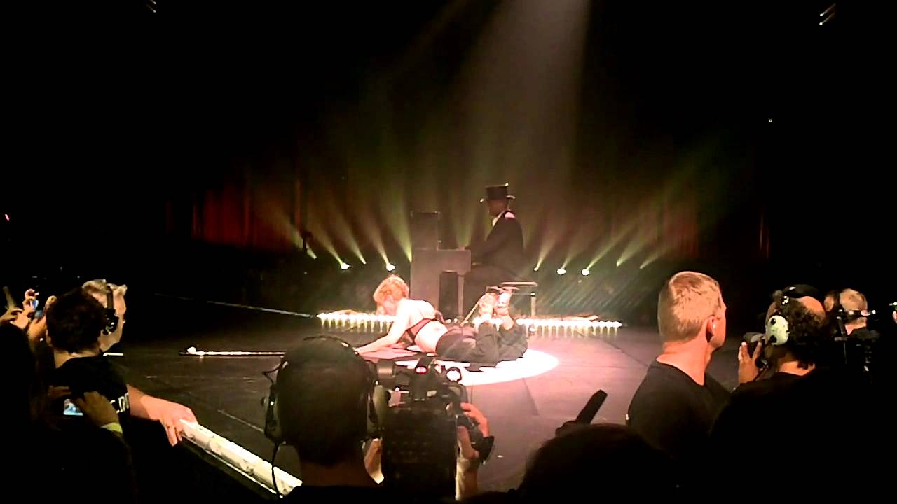 Madonna - MDNA Tour - Human Nature / Like A Virgin - August 30th 2012 - Montréal
