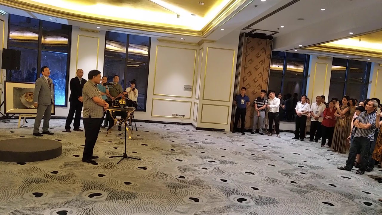 Chủ tịch tập đoàn Hoà Bình Nguyễn Hữu Đường phát biểu tại lễ khai trương dự án Hà Nội Golden Laks