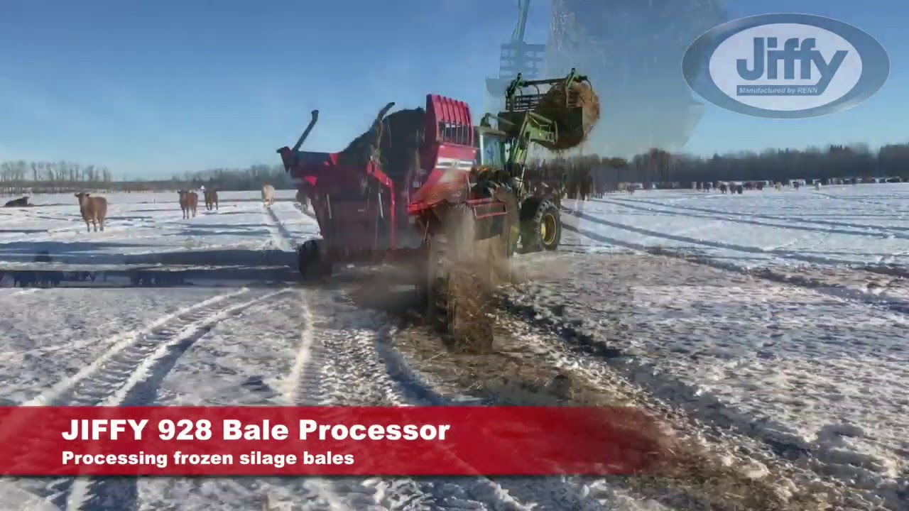 Silage Bale shredding with JIFFY 928 Bale Processor
