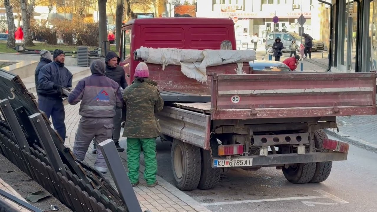 Продолжува уривањето на нелегалните летни бавчи во Куманово