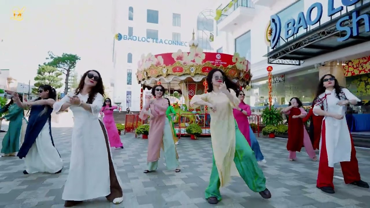 Mashup Tết Bình An -ZumbaLyly #clblyly #dance #zumbalyly 