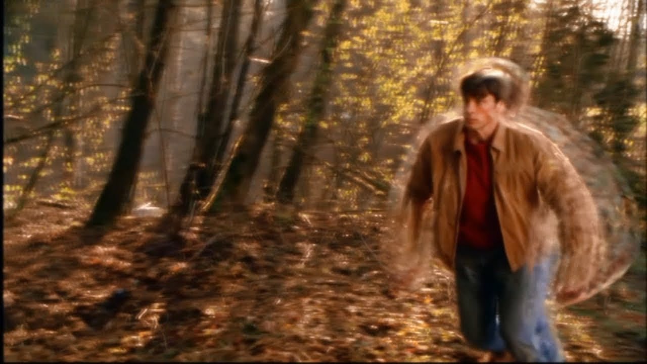 Clark Kent's Powers - Super Speed -- (Smallville - S2-4; E4)