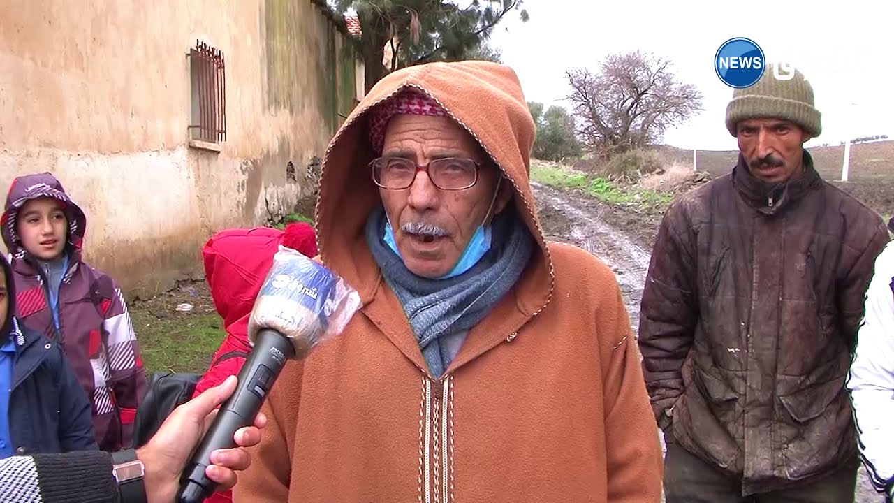 شاهد معاناة كبيرة لتلاميذ الحجايرية بعين تموشنت في الوصول إلى مدارسهم